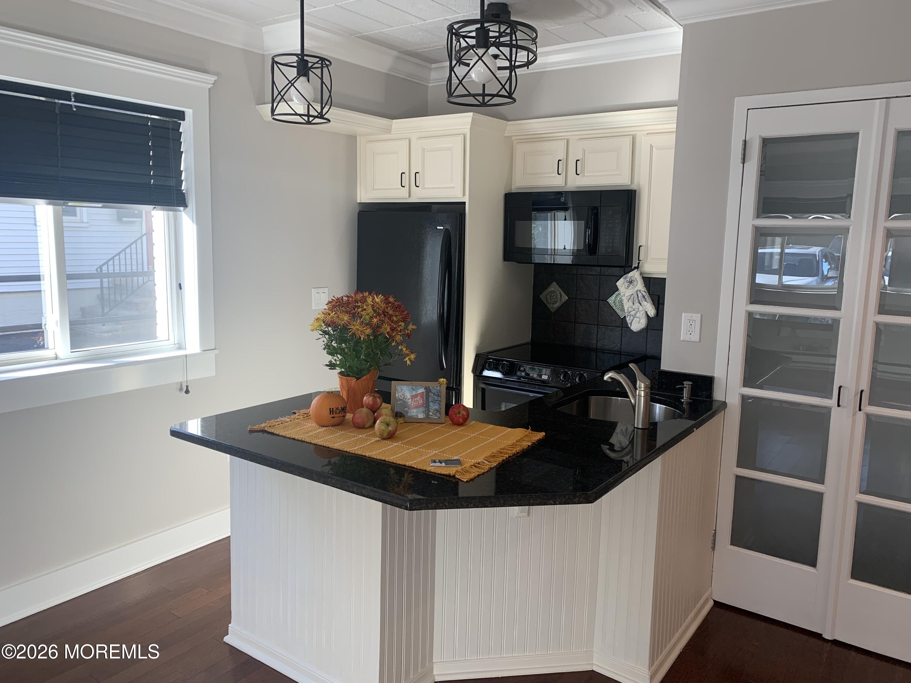 21 Leroy Place Red Bank NJ 07701