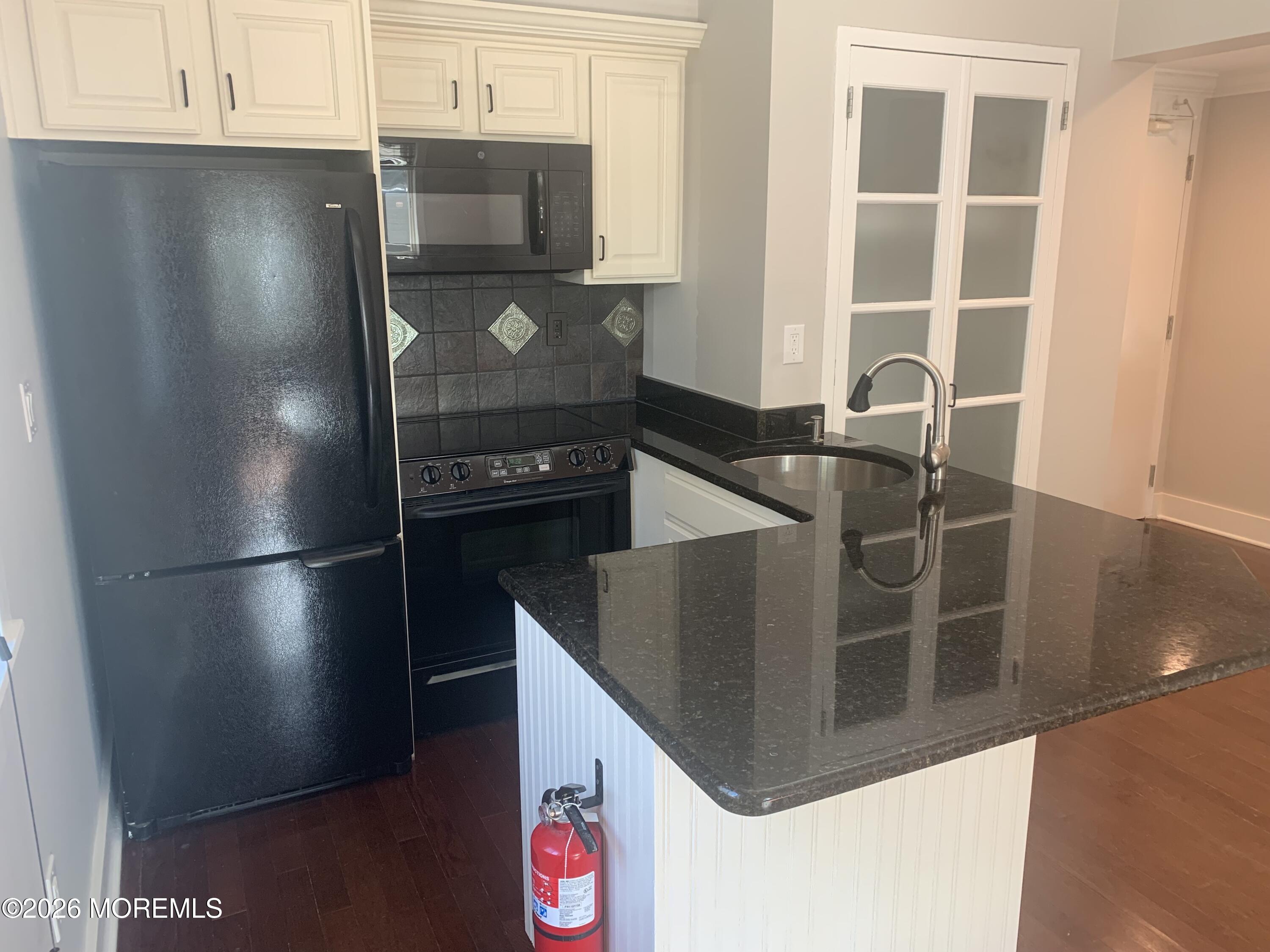 21 Leroy Place Red Bank NJ 07701