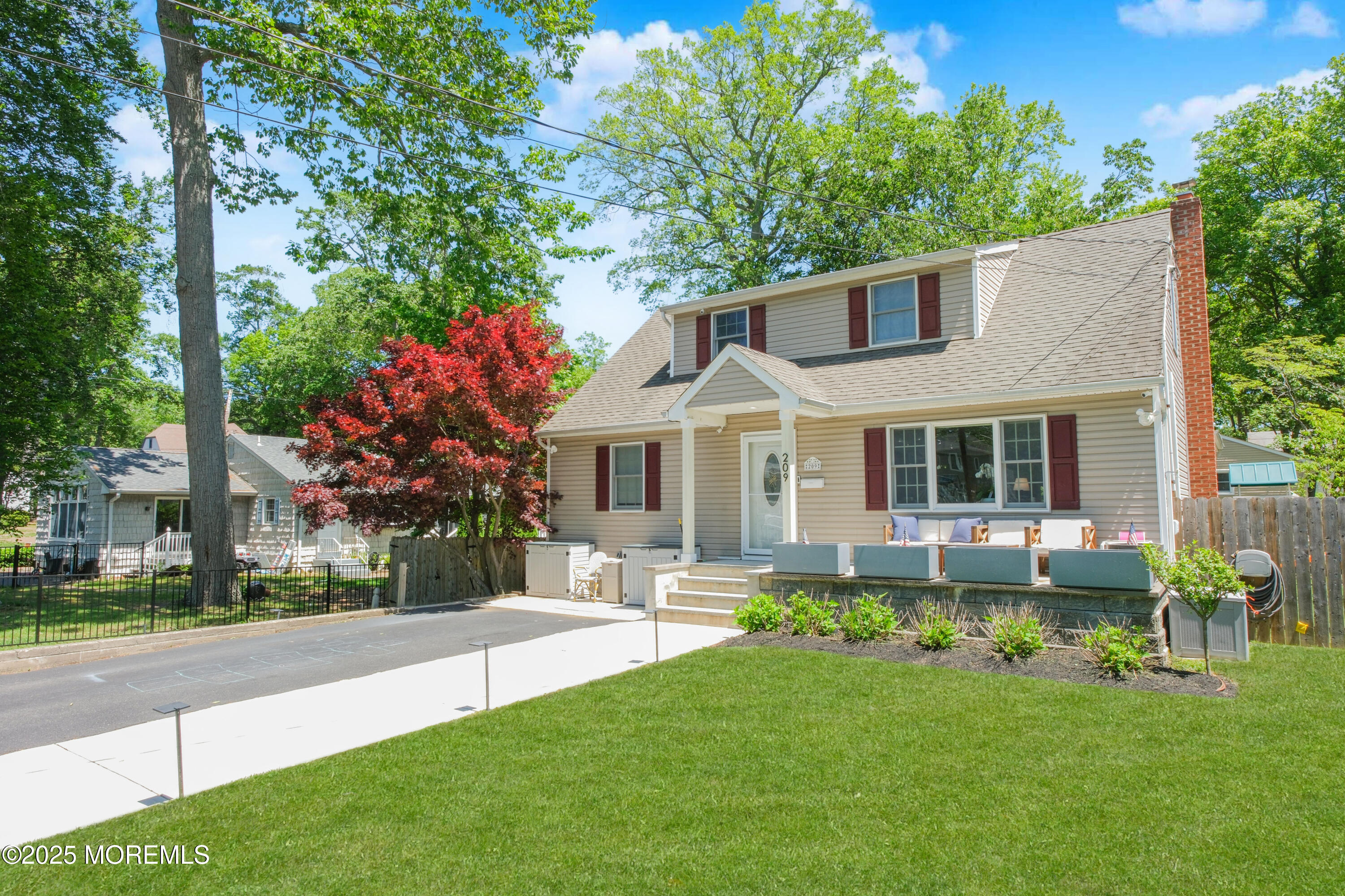 209 Woodcrest Road Oakhurst NJ 07755