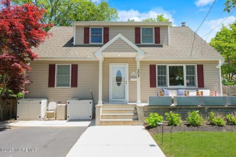 209 Woodcrest Road Oakhurst NJ 07755