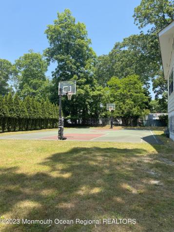 275 Garfield Avenue Oakhurst NJ 07755
