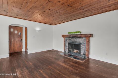 18 Maiden Lane Toms River NJ 08753