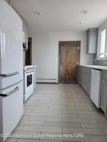 16 Cornwall Street Highlands NJ 07732