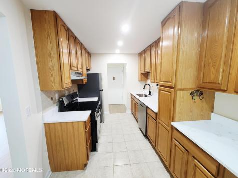 26 Meadow Green Circle Manalapan NJ 07726