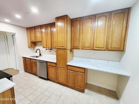 26 Meadow Green Circle Manalapan NJ 07726