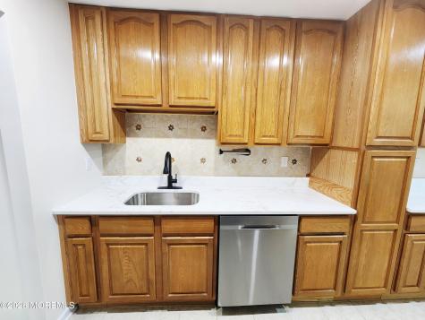 26 Meadow Green Circle Manalapan NJ 07726