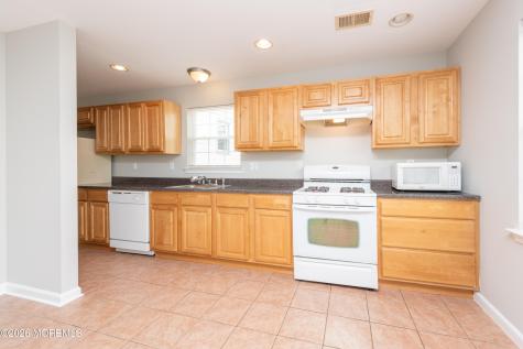 41 Seabreeze Way Keansburg NJ 07734