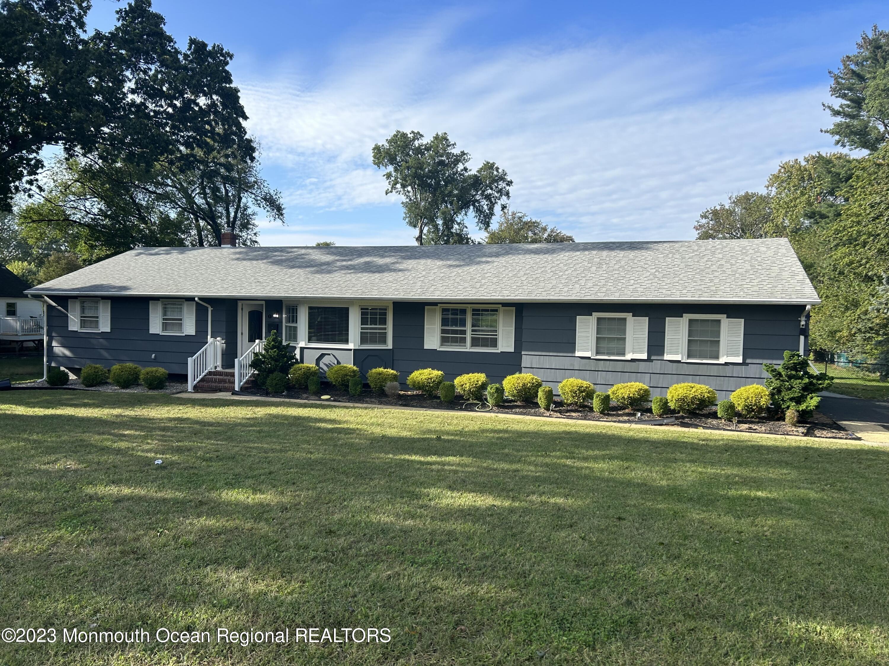 1 Michaels Court Oakhurst NJ 07755