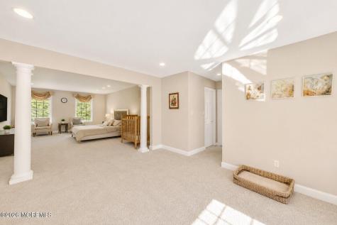 14 Heathrow Court Marlboro NJ 07746