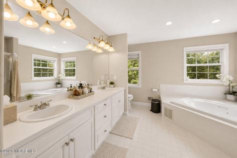 14 Heathrow Court Marlboro NJ 07746