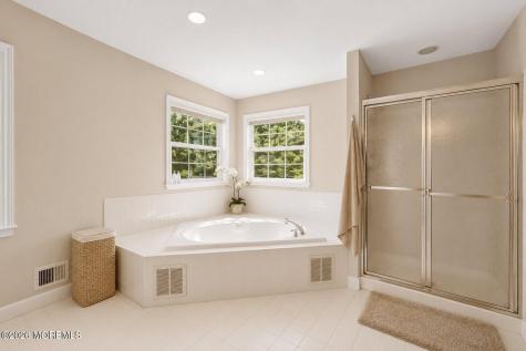 14 Heathrow Court Marlboro NJ 07746