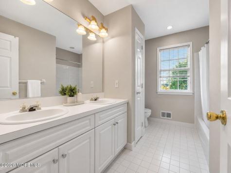 14 Heathrow Court Marlboro NJ 07746
