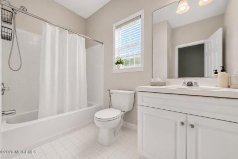 14 Heathrow Court Marlboro NJ 07746