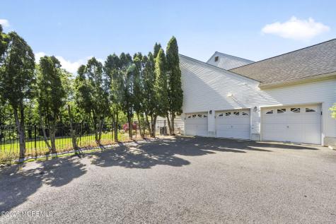 14 Heathrow Court Marlboro NJ 07746