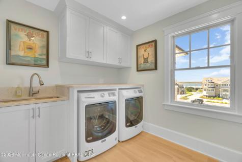 1407 Ocean Avenue Mantoloking NJ 08738