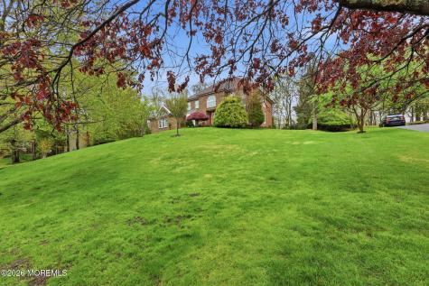 32 Wesley Court Eatontown NJ 07724