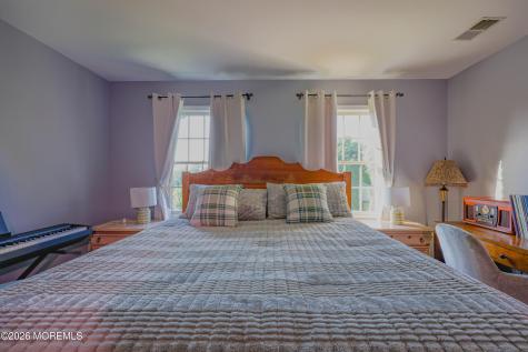 32 Wesley Court Eatontown NJ 07724