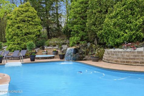 32 Wesley Court Eatontown NJ 07724