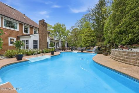 32 Wesley Court Eatontown NJ 07724
