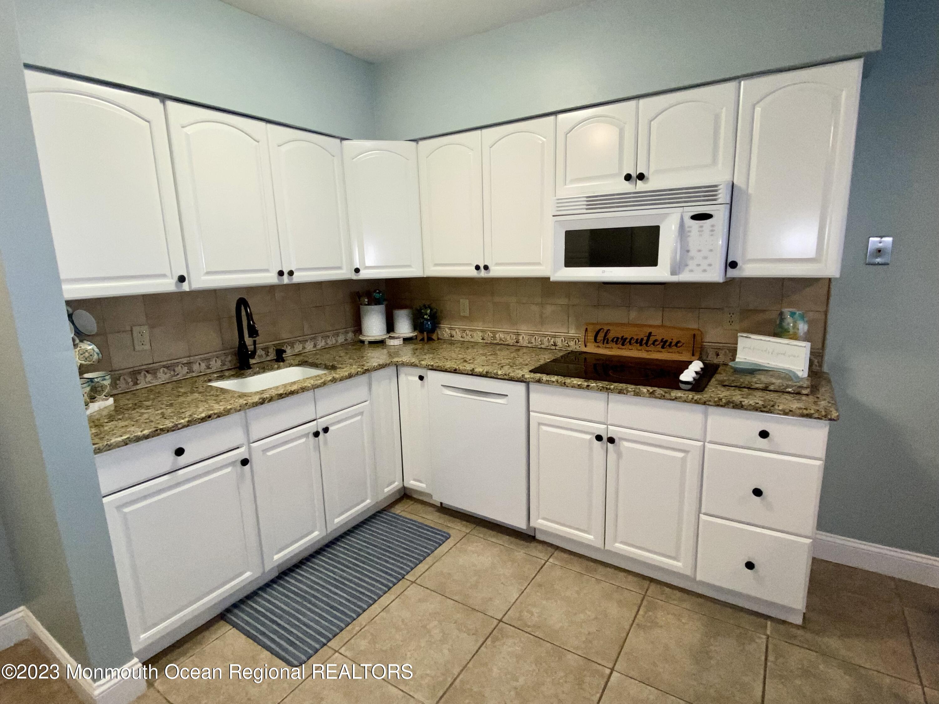 438 N Highway 35 Mantoloking NJ 08738