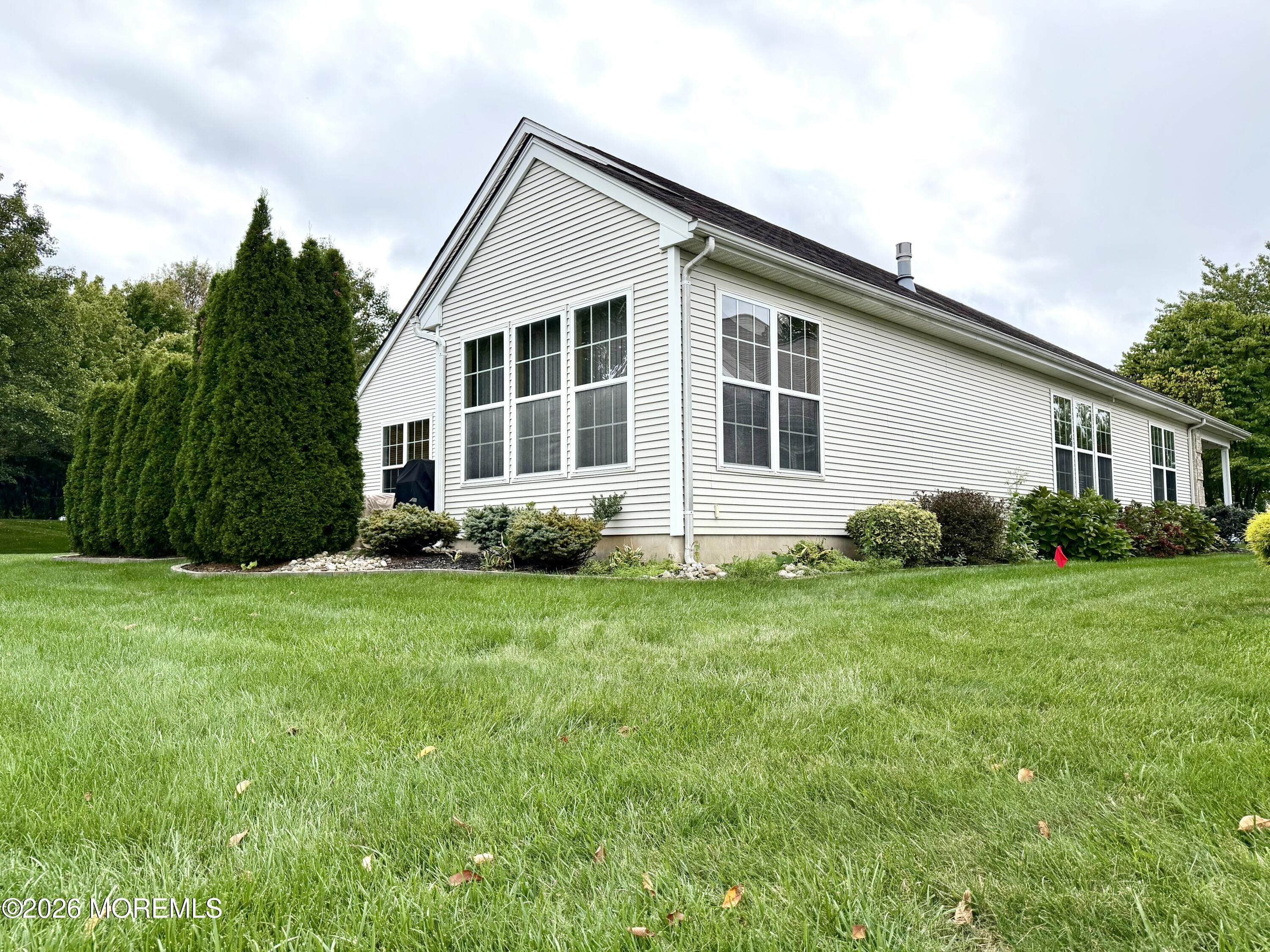 9 Powderhorn Way Allentown NJ 08501