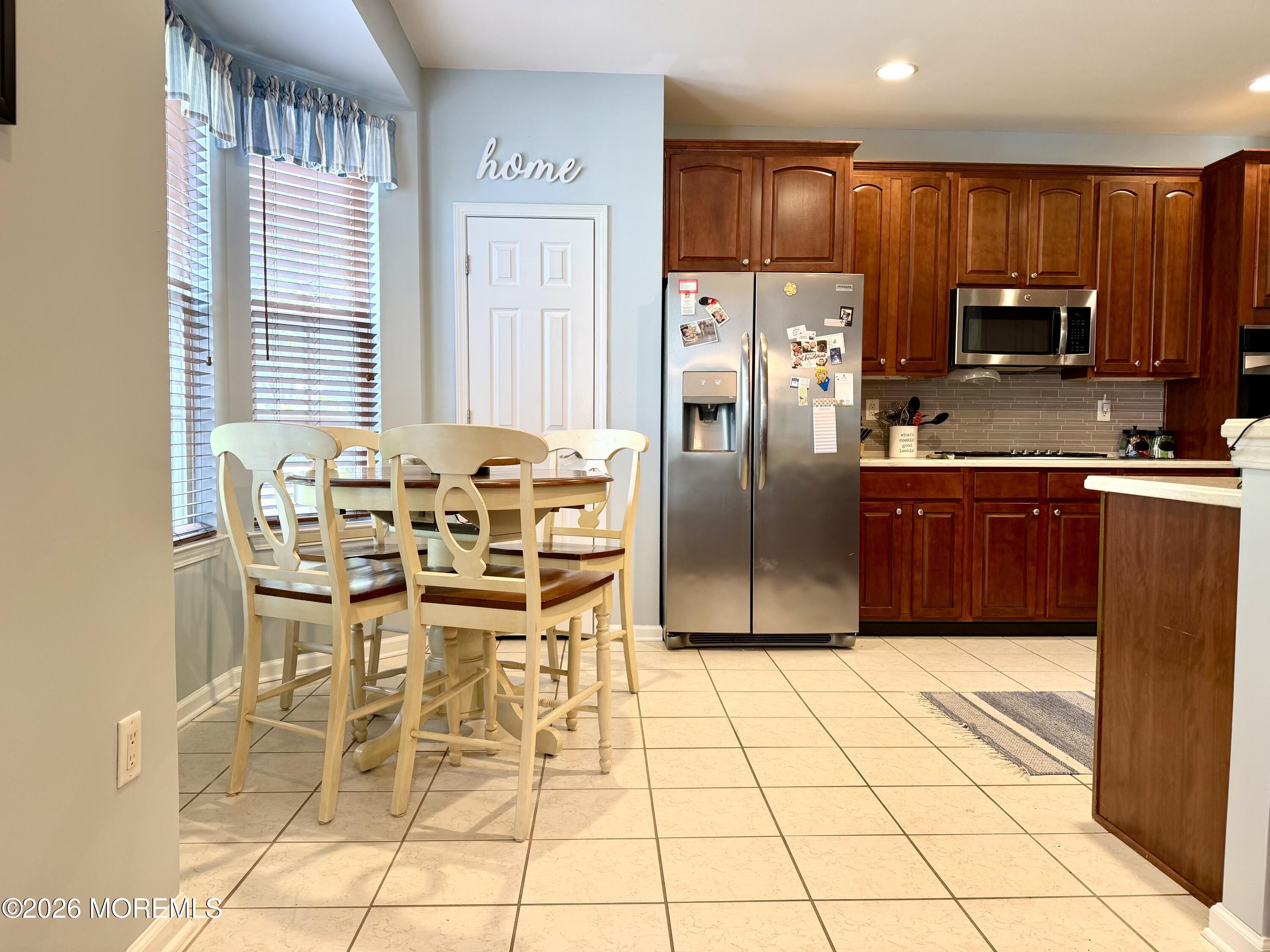 9 Powderhorn Way Allentown NJ 08501