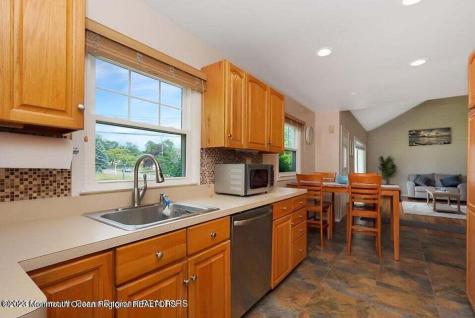 14 Arno Street Oakhurst NJ 07755
