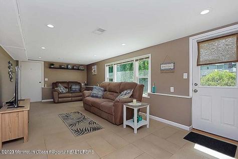 14 Arno Street Oakhurst NJ 07755