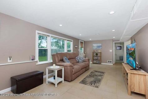 14 Arno Street Oakhurst NJ 07755