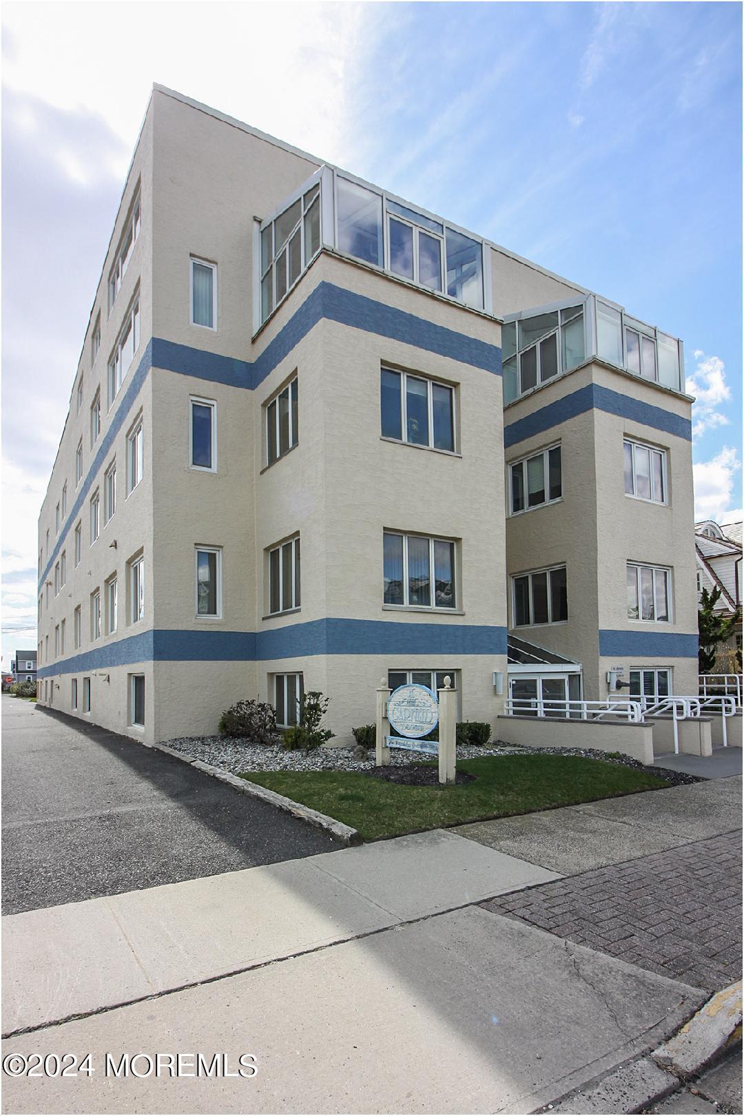 15 Garfield Avenue Avon-by-the-sea NJ 07717
