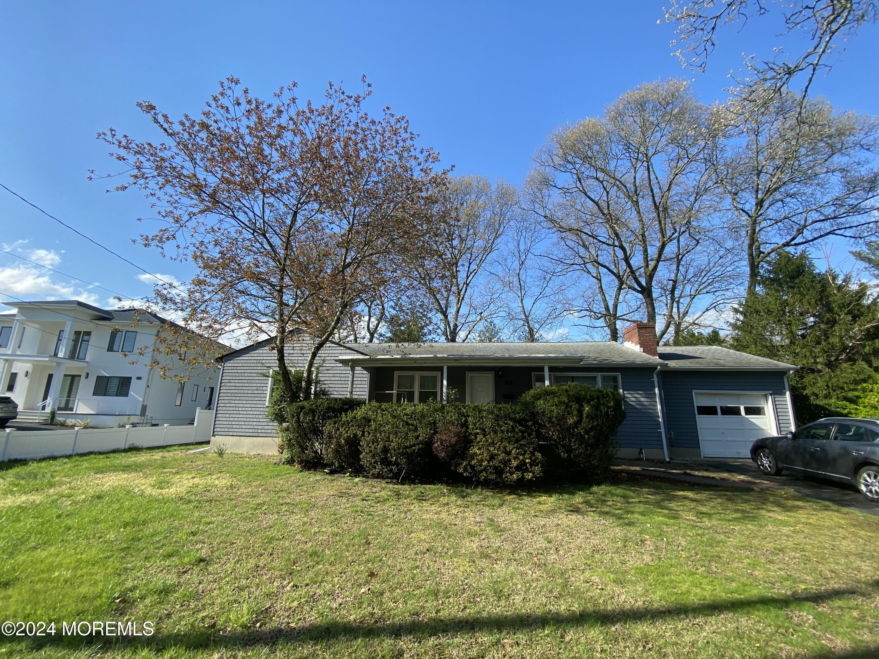 311 Roosevelt Avenue Oakhurst NJ 07755