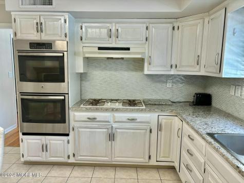 311 Roosevelt Avenue Oakhurst NJ 07755