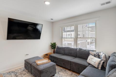 19 Cummins Street Mantoloking NJ 08738