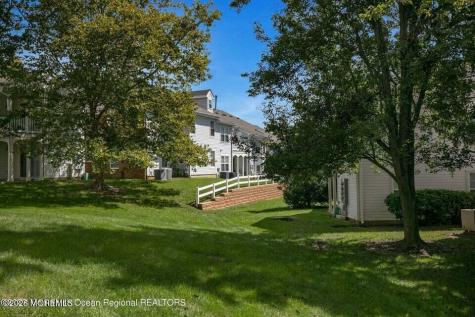 198 Tulip Lane Freehold NJ 07728