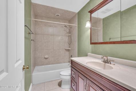 12 Windsor Road Howell NJ 07731