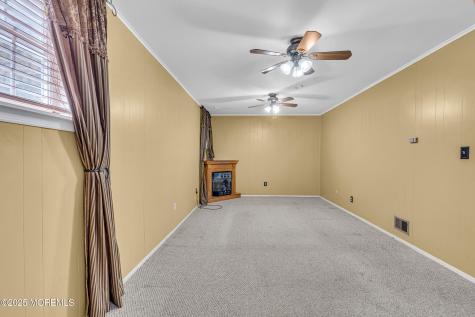 12 Windsor Road Howell NJ 07731