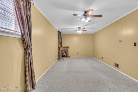 12 Windsor Road Howell NJ 07731