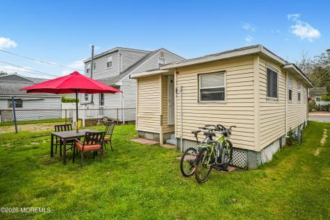 1842 Parkway Lake Como NJ 07719