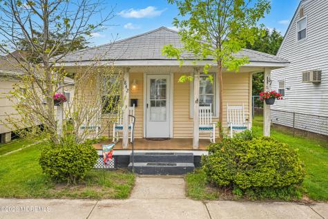 1842 Parkway Lake Como NJ 07719