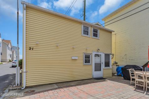 21 E Bay Way Lavallette NJ 08735