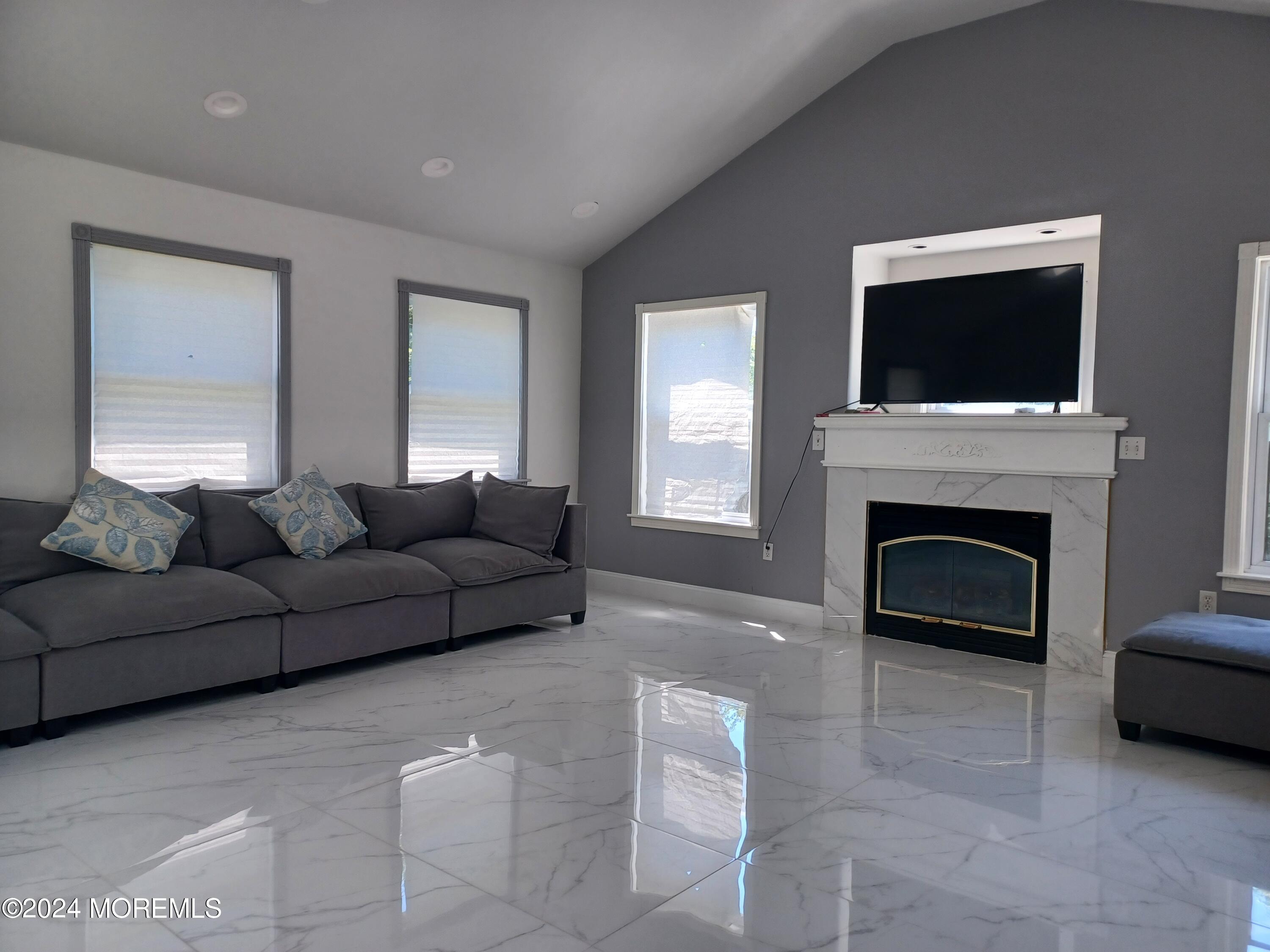 240 Woodcrest Road Oakhurst NJ 07755