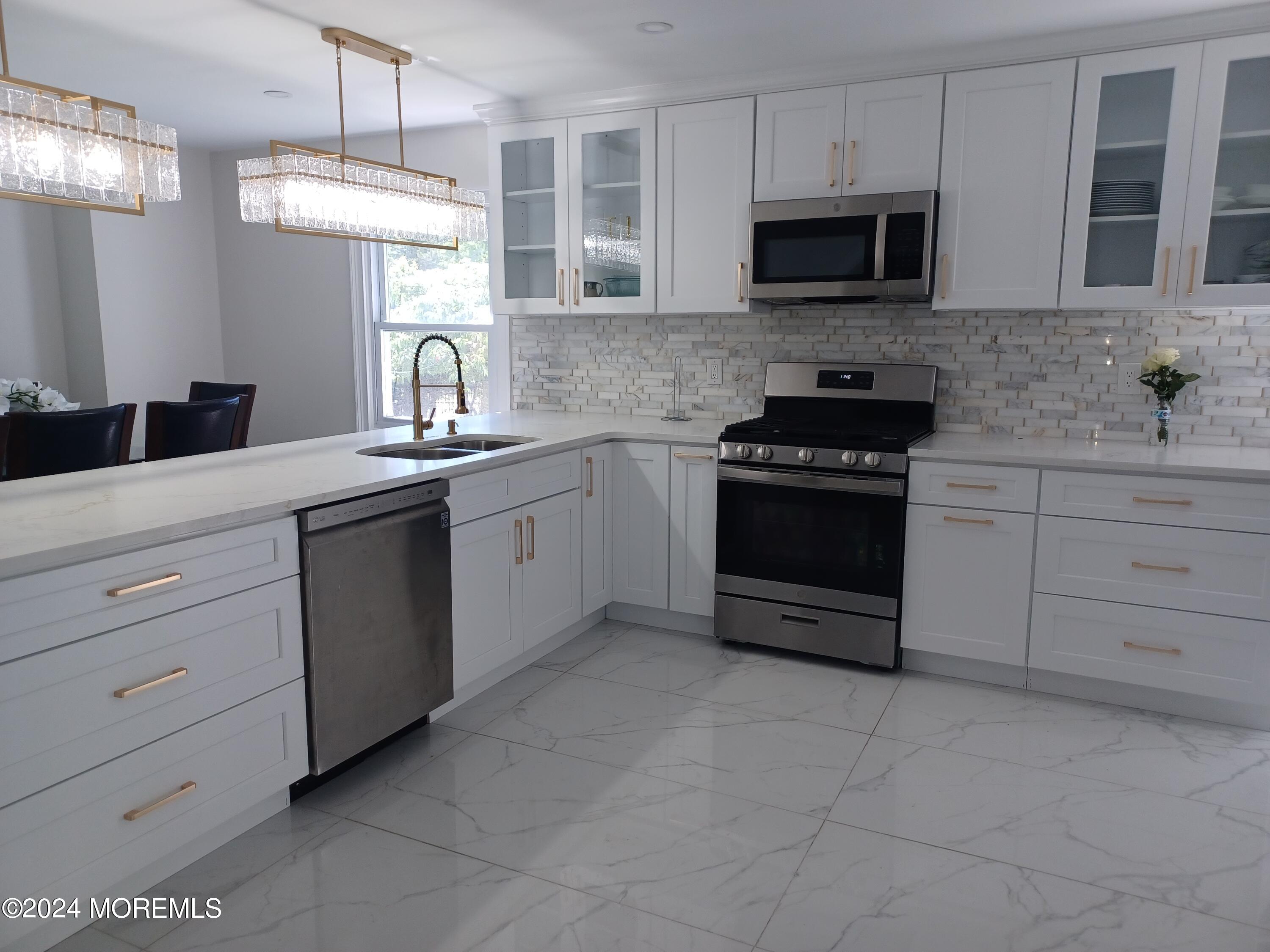 240 Woodcrest Road Oakhurst NJ 07755