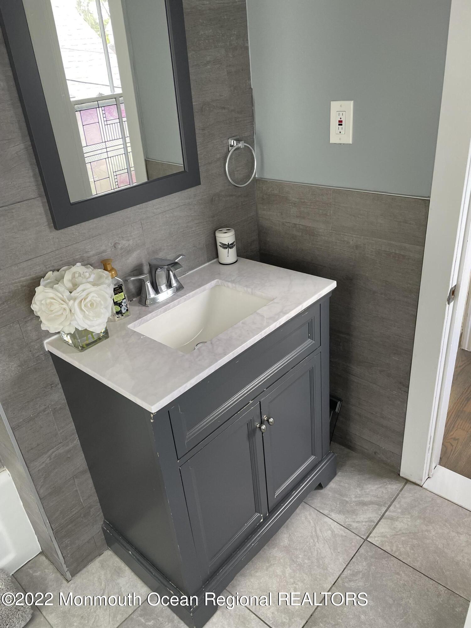 363 Lake Avenue Oakhurst NJ 07755