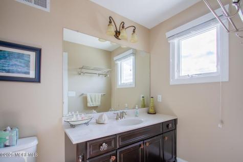 556 Pike Avenue Manasquan NJ 08736