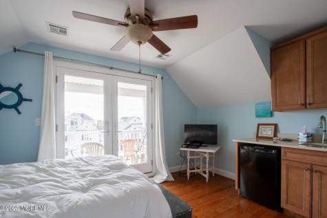 556 Pike Avenue Manasquan NJ 08736