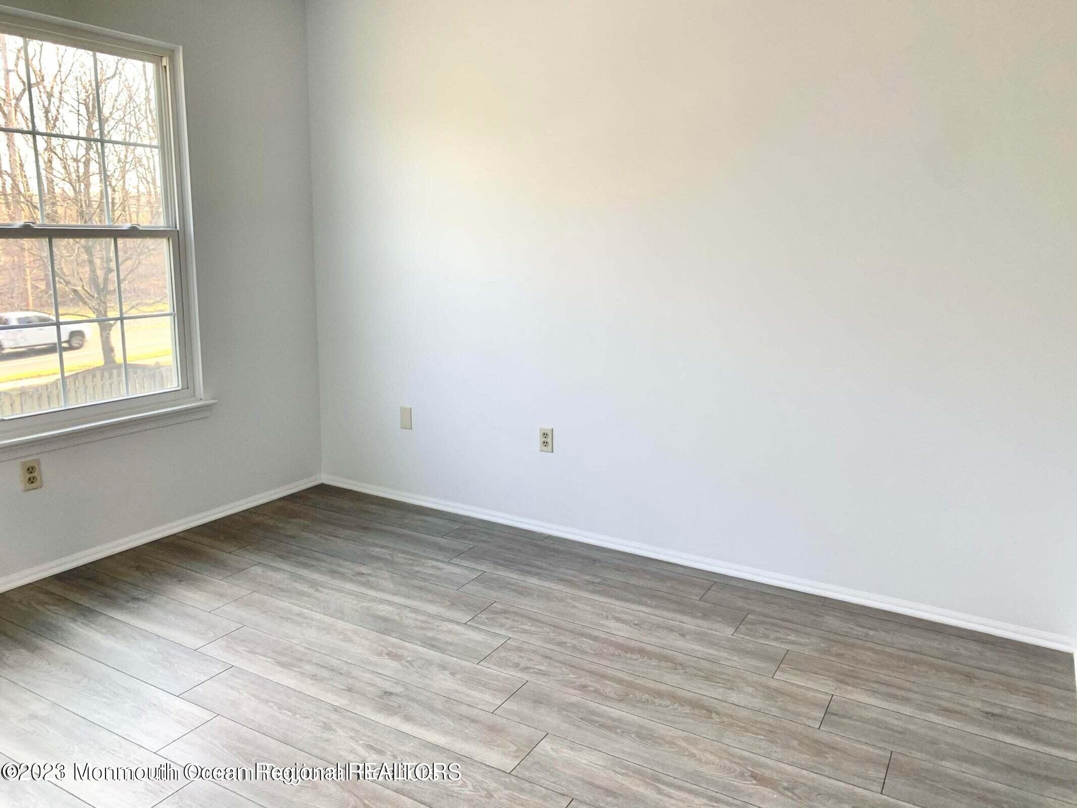 14 Delikat Lane Sayreville NJ 08872