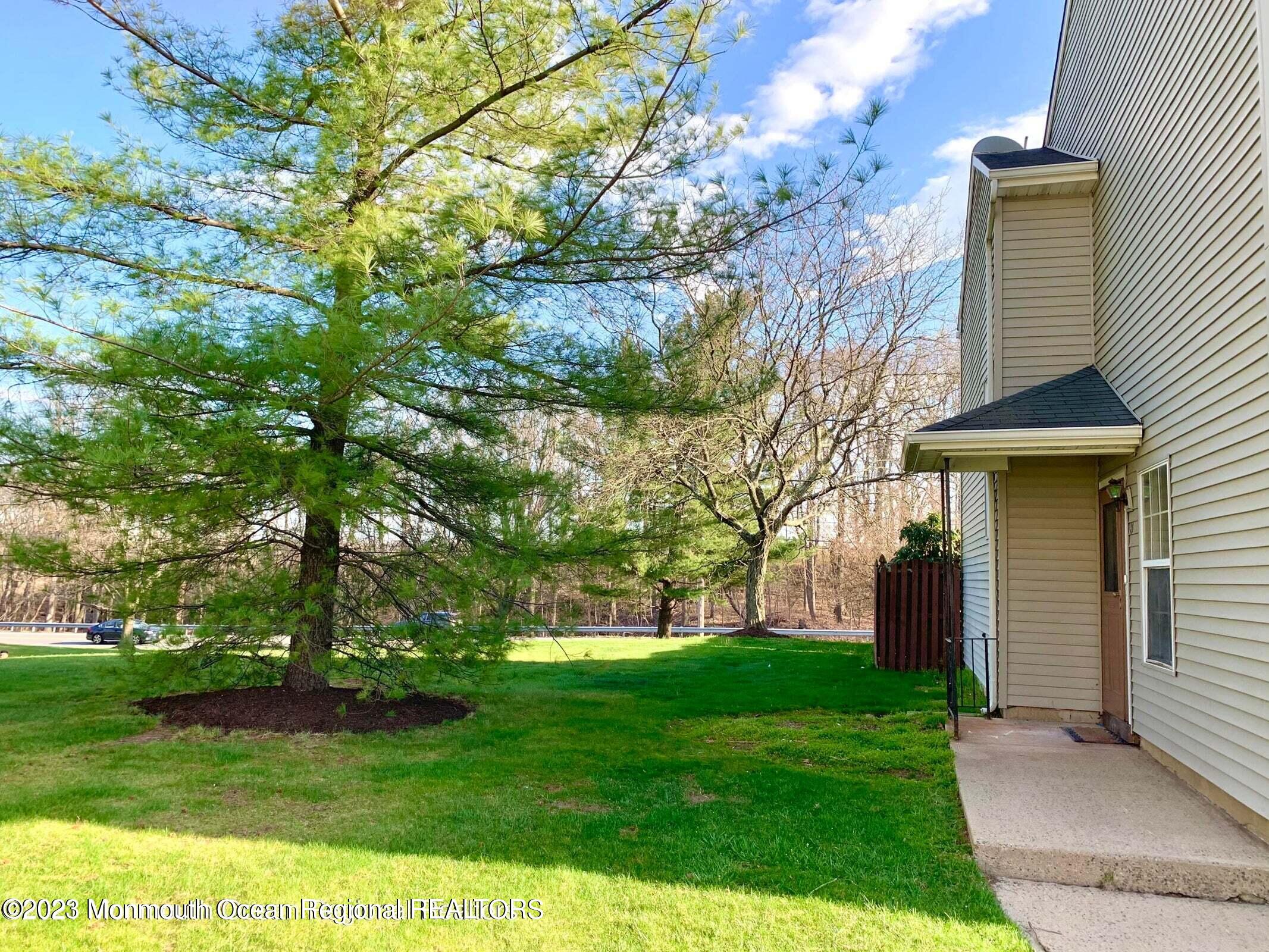 14 Delikat Lane Sayreville NJ 08872