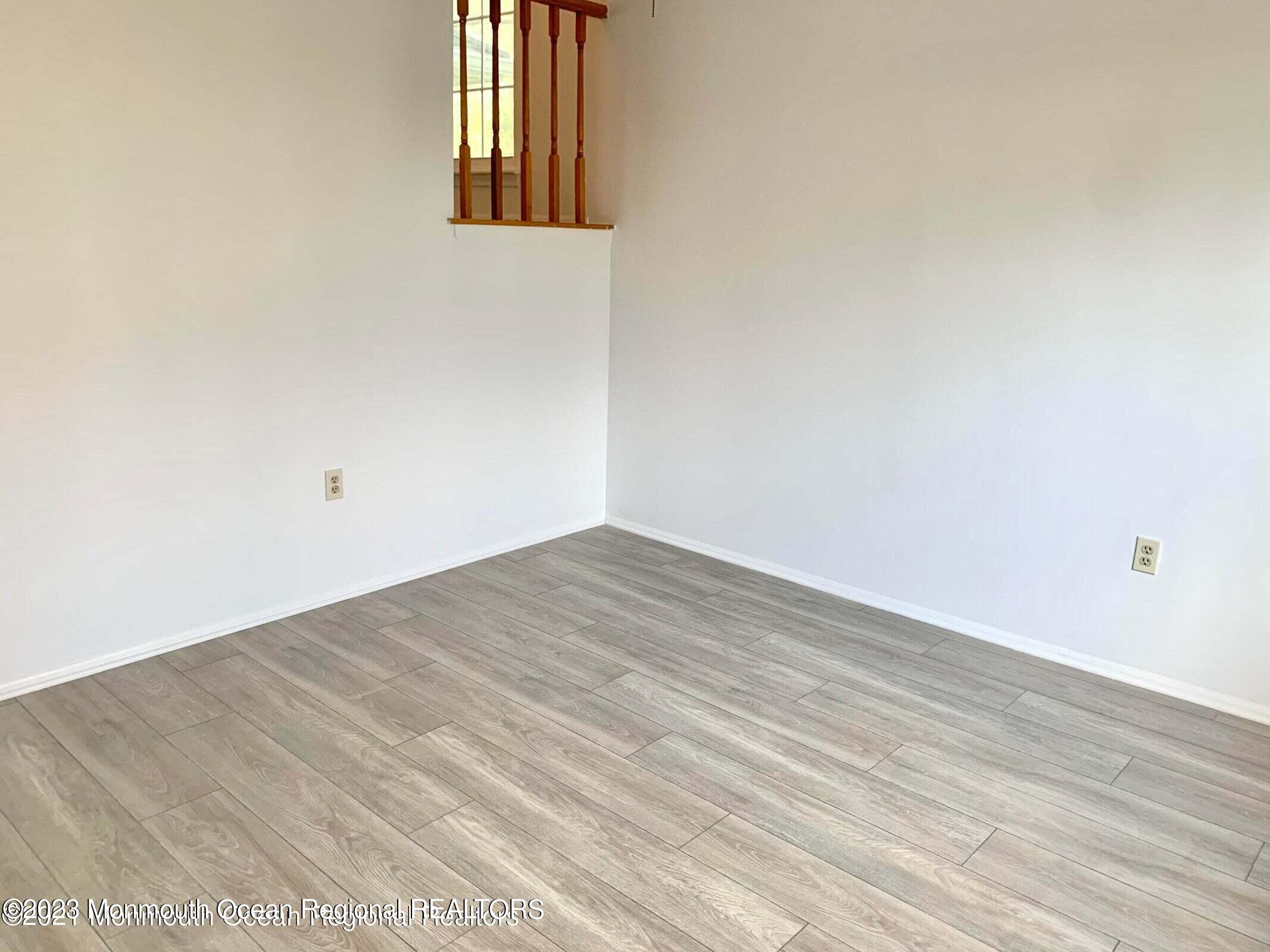 14 Delikat Lane Sayreville NJ 08872