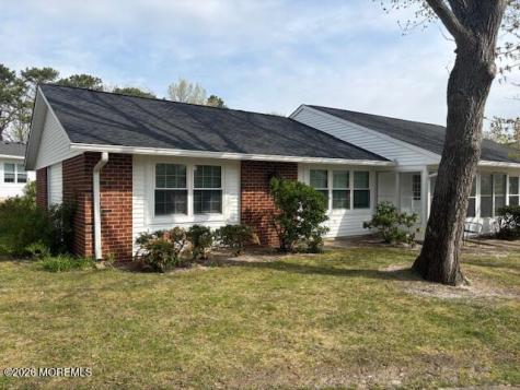 824A Balmoral Court Lakewood NJ 08701