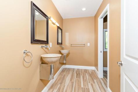 33 Heath Avenue Oakhurst NJ 07755